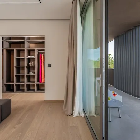 Luxury Teulu With Sea View * Krnica