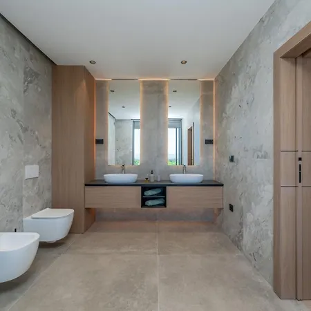 Luxury Teulu With Sea View Villa *