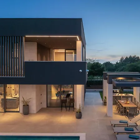 Luxury Teulu With Sea View * Krnica