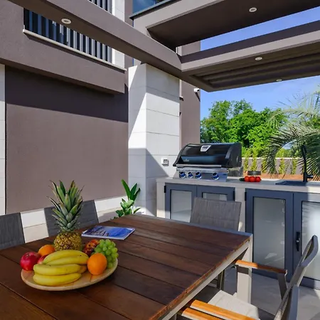 Luxury Teulu With Sea View
